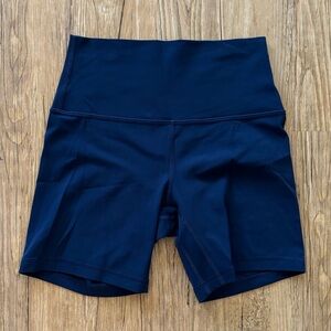 Align 6” biker shorts